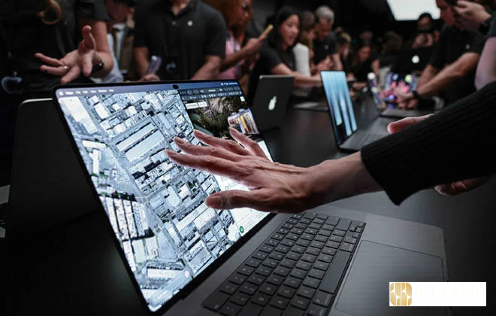 Mac Layar Sentuh John Ternus